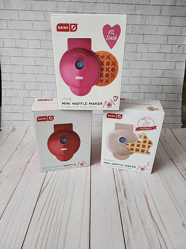 Dash mini waffle makers lot of 2 Valentines Easter Red Kitchen Appliance