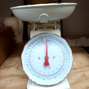 Vintage Kitchen Scale