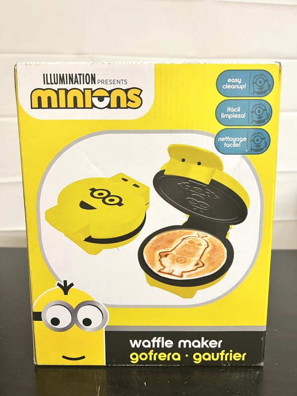 Uncanny Brands Minions Kevin Waffle Maker