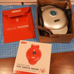 Dash Mini Snowflake Winter Waffle Maker Compact 4” Non-Stick NEW IN BOX Complete