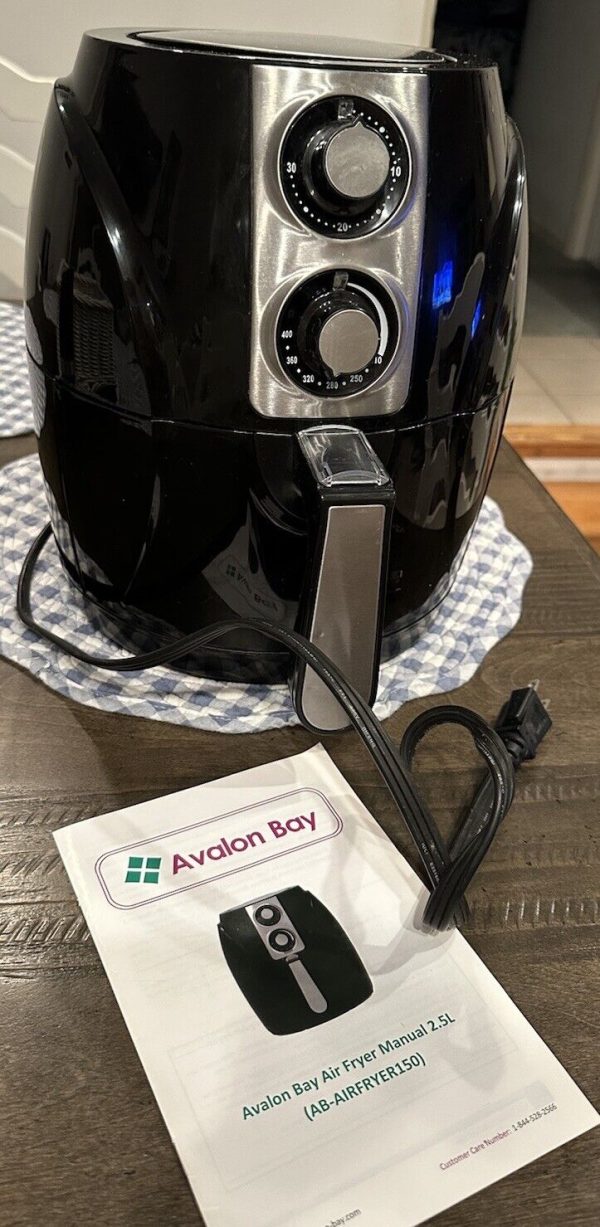 2.3 Quart Air Fryer, Dishwasher Safe Basket & Tray, Hardly Used