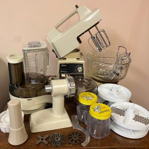 Oster Regency Kitchen Center: Mixer, Meat Grinder, Blender, Food Processors 564A