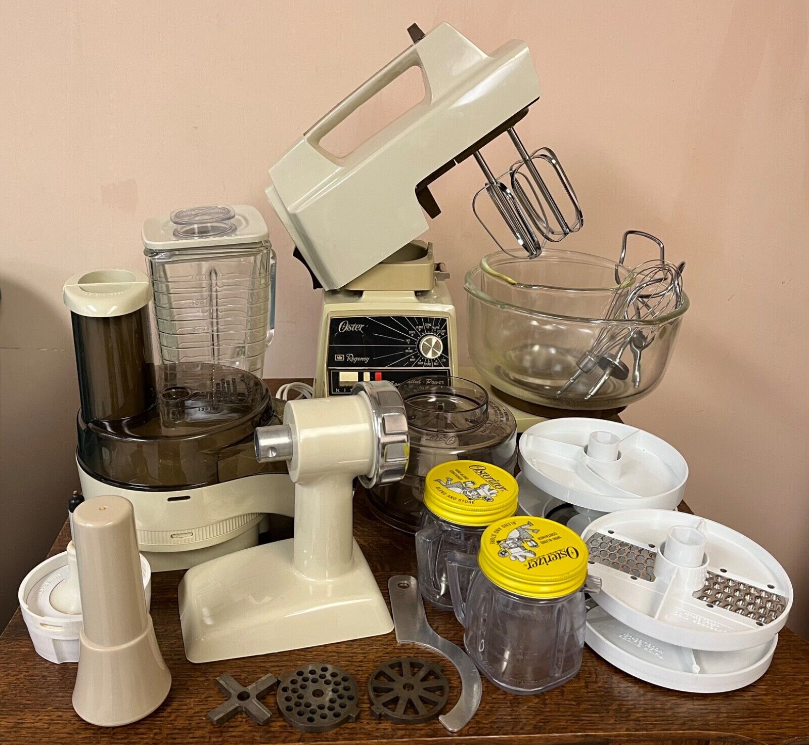 Oster Regency Kitchen Center: Mixer, Meat Grinder, Blender, Food Processors 564A