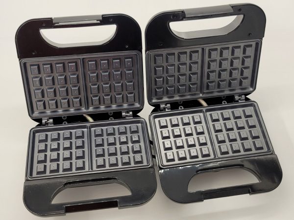 2 Tutin  Mini Waffle Makers  9″ x 9″