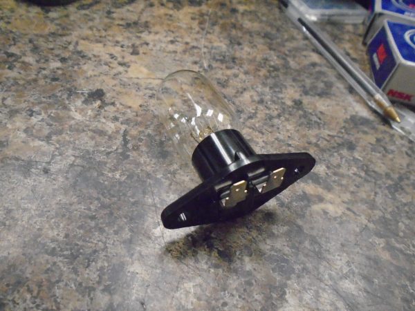 220-240 VOLT MICROWAVE OVEN LIGHT BULB AS PICTURED CL828 Z187 BASE BULB3