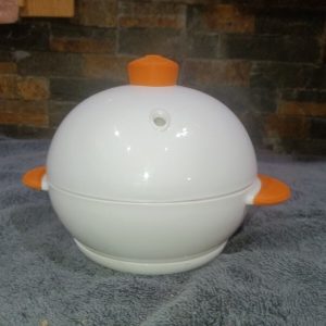 Southern Hospitality White/Orange Microwavable Egg Cooker