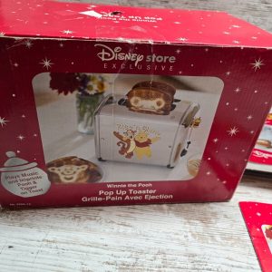 disney store exclusive winnie the pooh pop up toaster