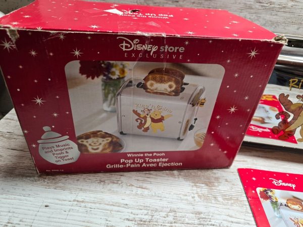 disney store exclusive winnie the pooh pop up toaster