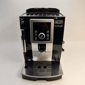 DeLonghi Magnifica S ECAM23210B Super Automatic Espresso Machine