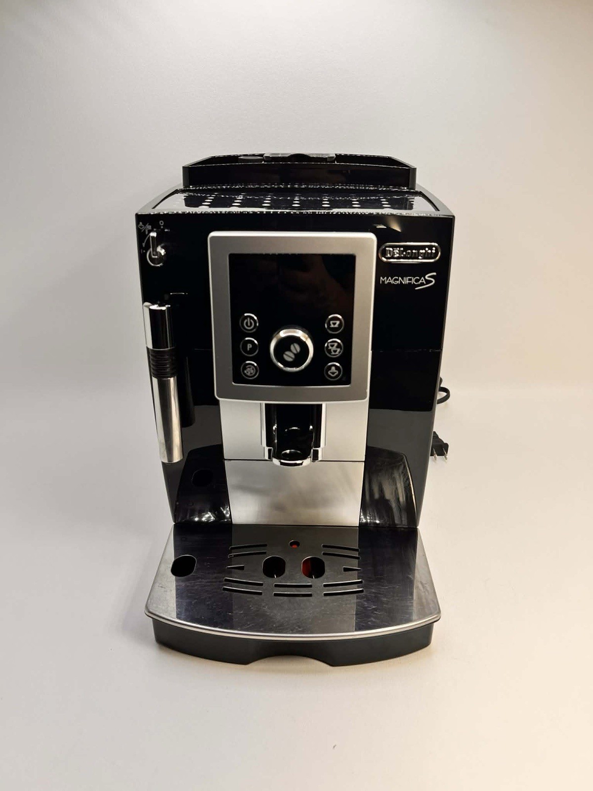 DeLonghi Magnifica S ECAM23210B Super Automatic Espresso Machine