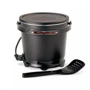 Presto #05411 GranPappy Electric Deep Fryer. 6-cup capacity, 1500W.