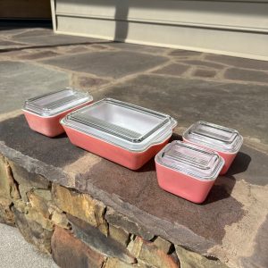 RARE PINK vintage PYREX 8 pc storage set