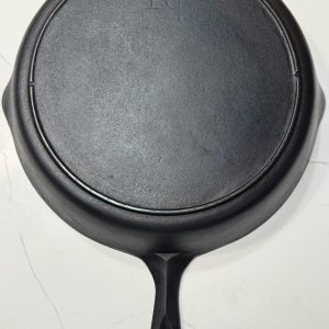 Vintage Lodge #10 Cast Iron Skillet – 3 Notch Heat Ring – Smooth – Restored