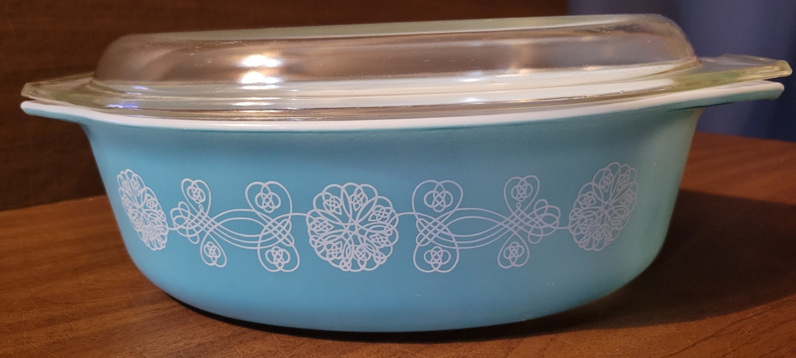 Vintage Pyrex RARE Blue Lace Medallion 2.5 Qt Covered Lid Oven Casserole