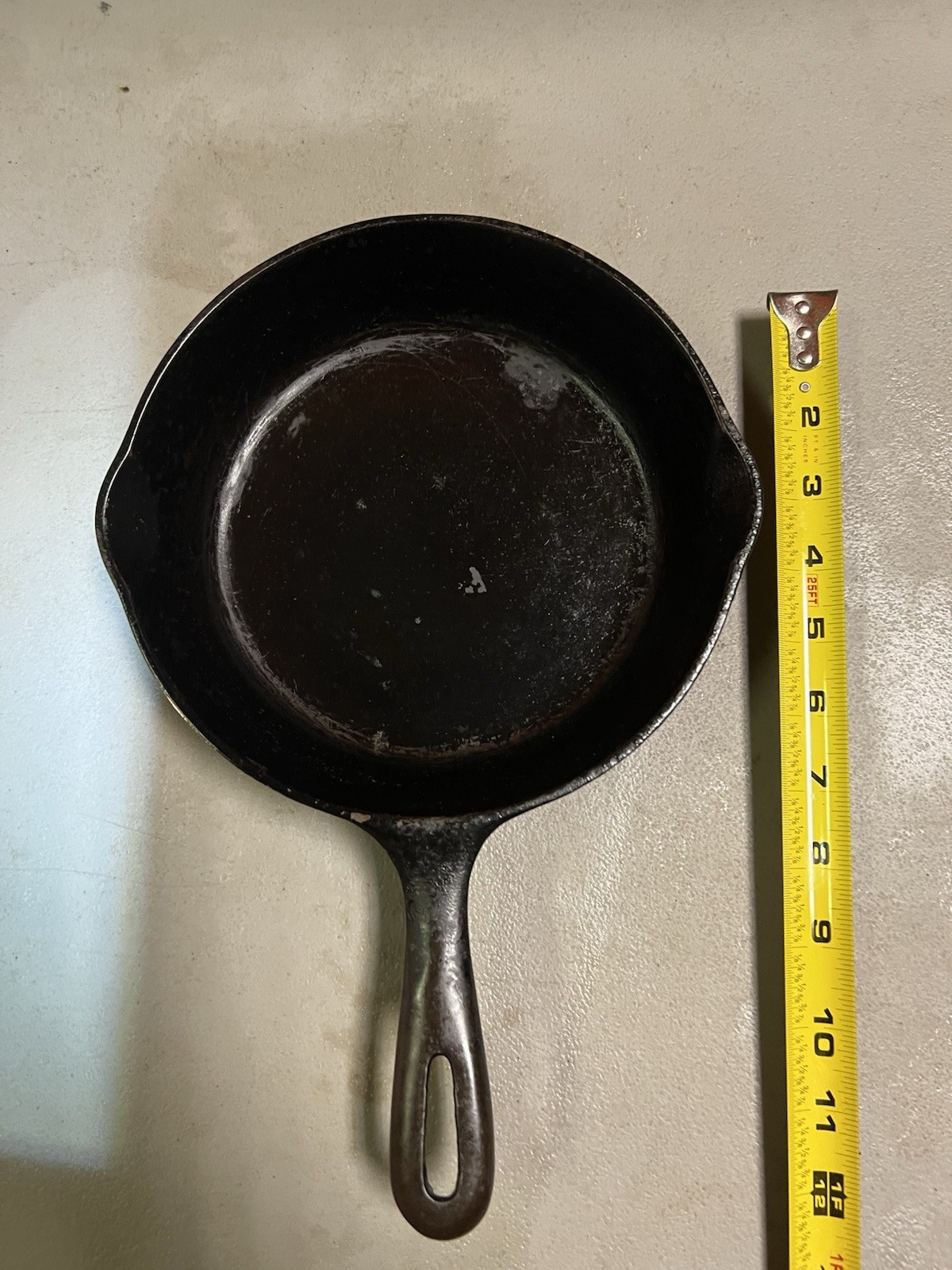 Vintage Wagner Ware # 5 Cast Iron 8 inch Skillet made in USA read